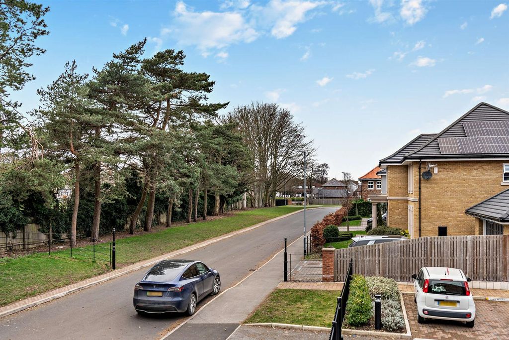Additional image 12 of 2 bed flat for saleStapleton Court, Waller Grove, Swanland HU14