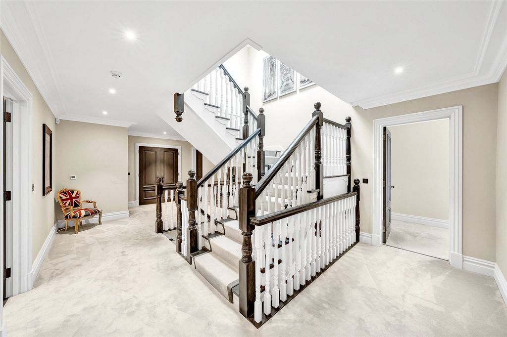 Additional image 23 of 9 bed detached house for saleStubbs Hill, Binfield, Bracknell, Berkshire RG42