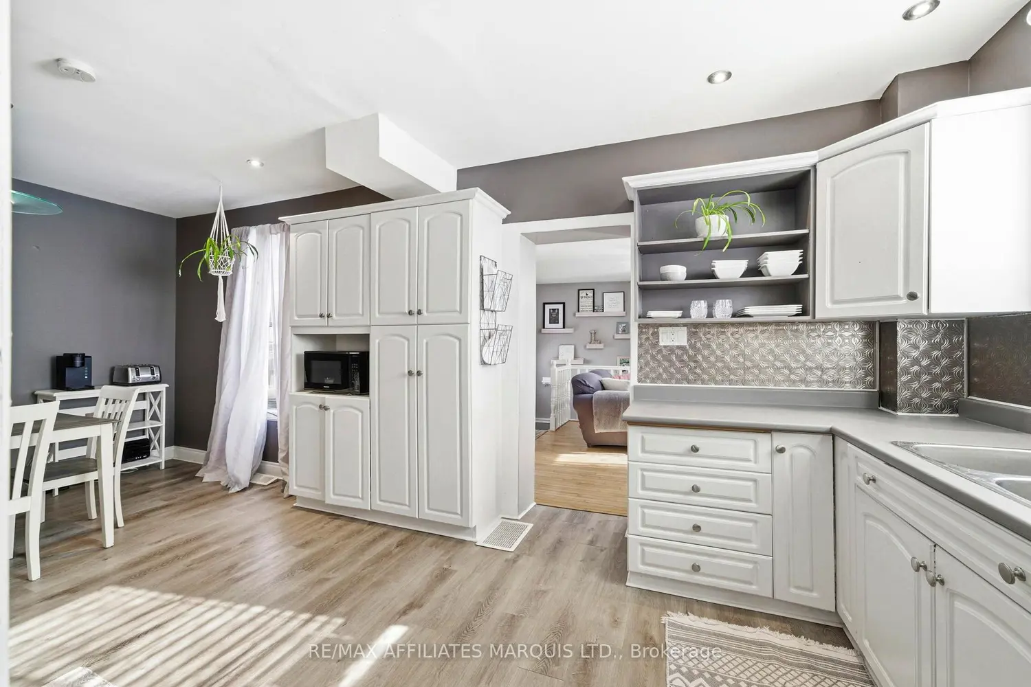 Additional image 6 of 409 Marlborough Street