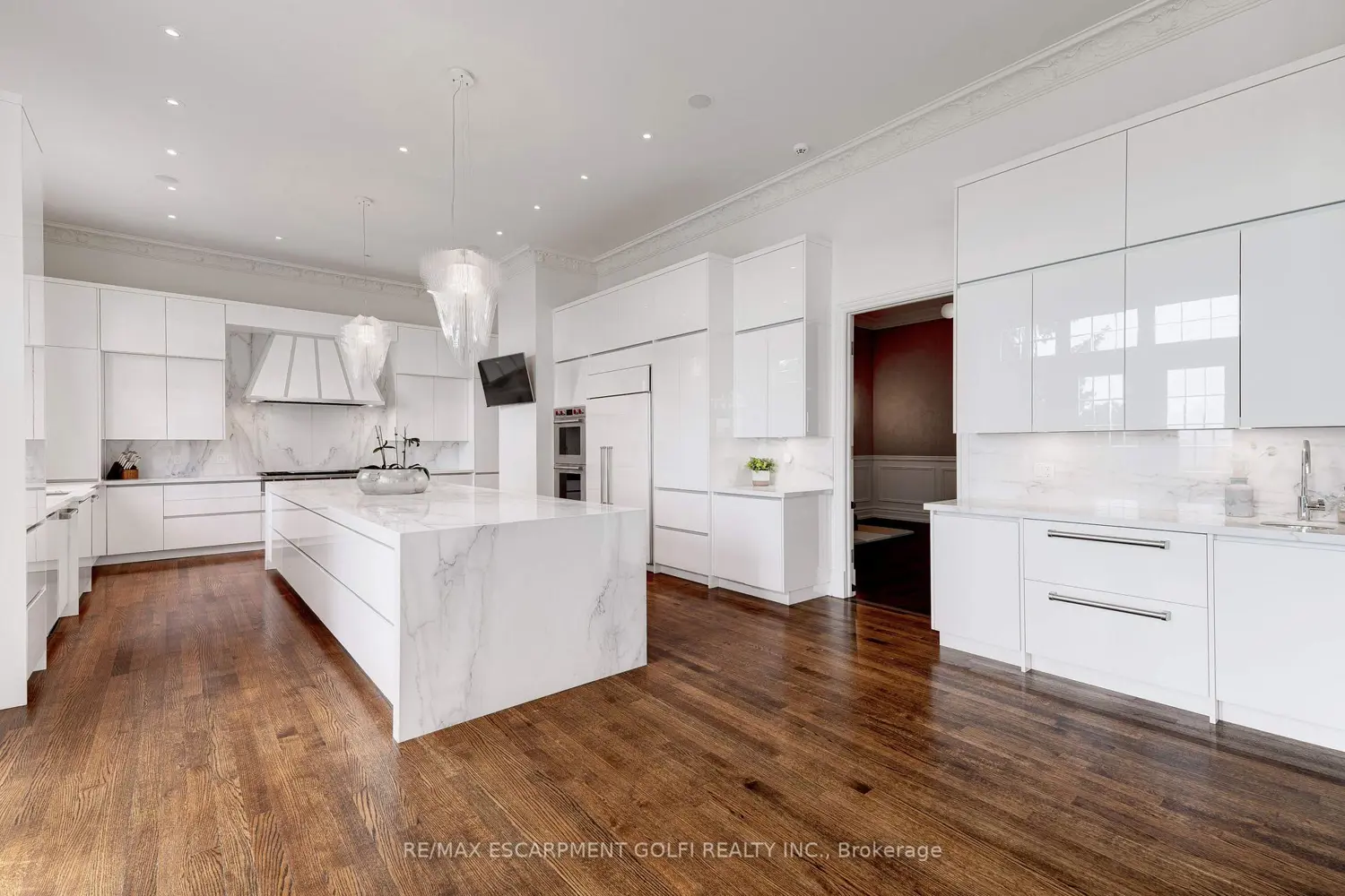 Additional image 11 of 4410 Lakeshore Road