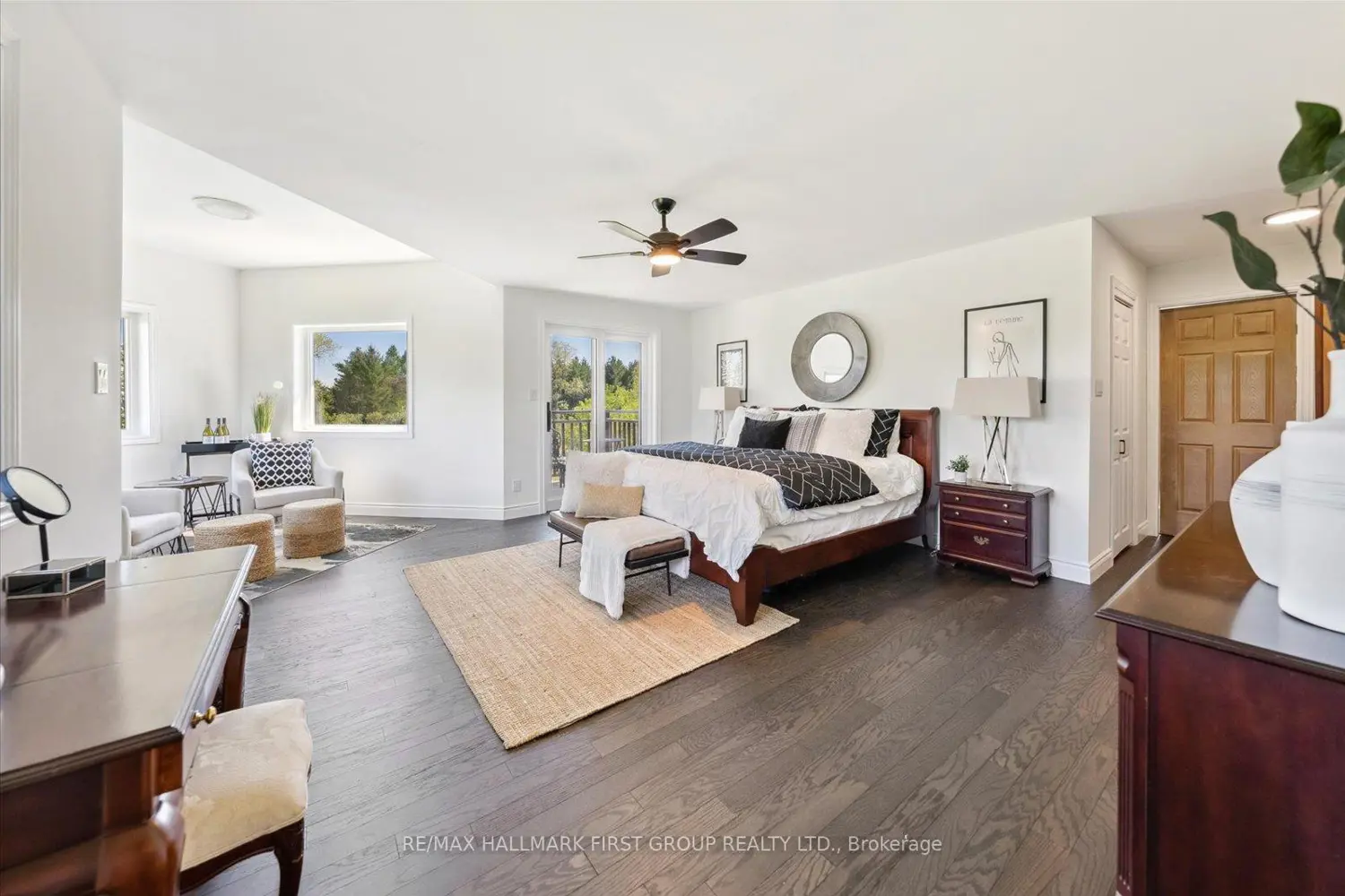 Additional image 8 of 4655 Sideline 6