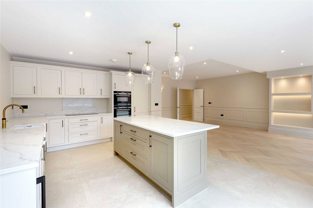 Additional image 5 of 2 bed flat for saleLedborough Lane, Beaconsfield, Buckinghamshire HP9