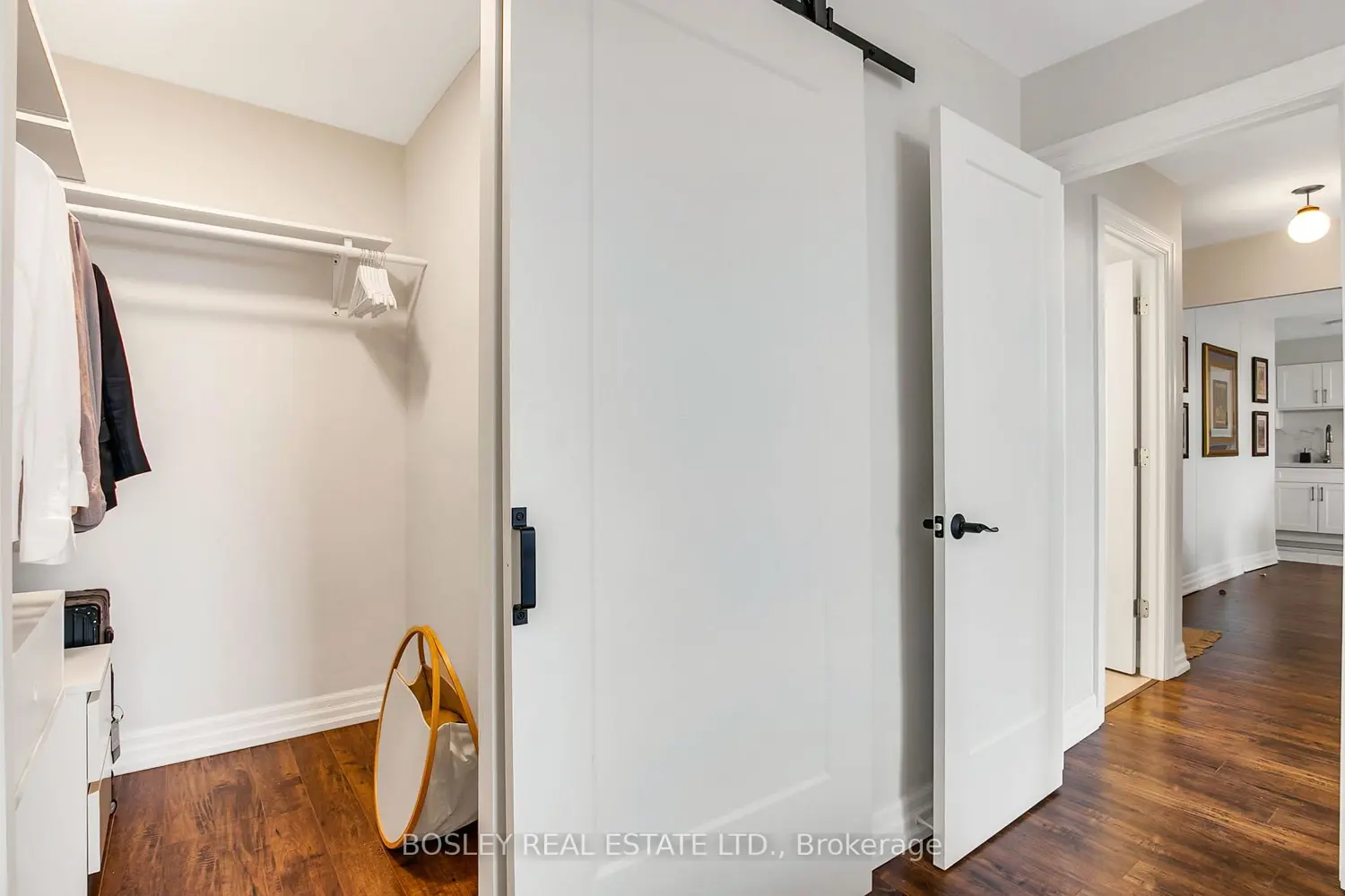 Additional image 8 of 10 Edgecliff Golfway 1411