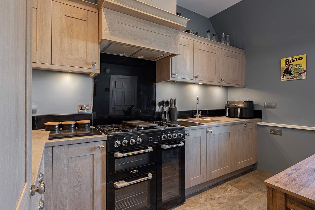 Additional image 6 of 2 bed flat for saleSecond Floor Flat, West Port House, Preston Road, Linlithgow EH49