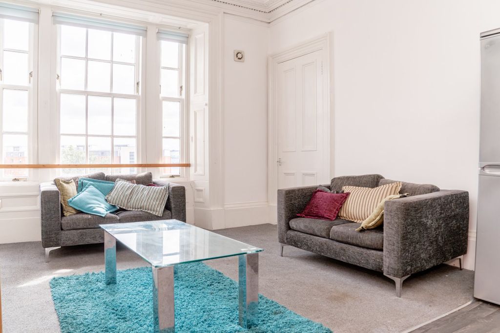 4 bed flat for sale42B Roseangle, Dundee DD1 photo 4
