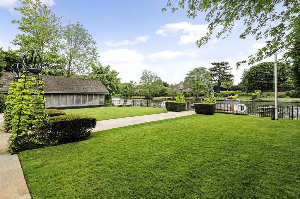 Additional image 23 of 6 bed detached house for saleFishery Road, Bray, Berkshire SL6