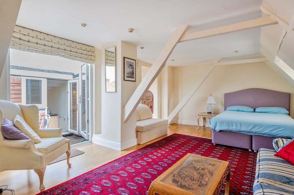 Additional image 10 of 3 bed flat for saleHarcourt Manor, Salisbury SP2