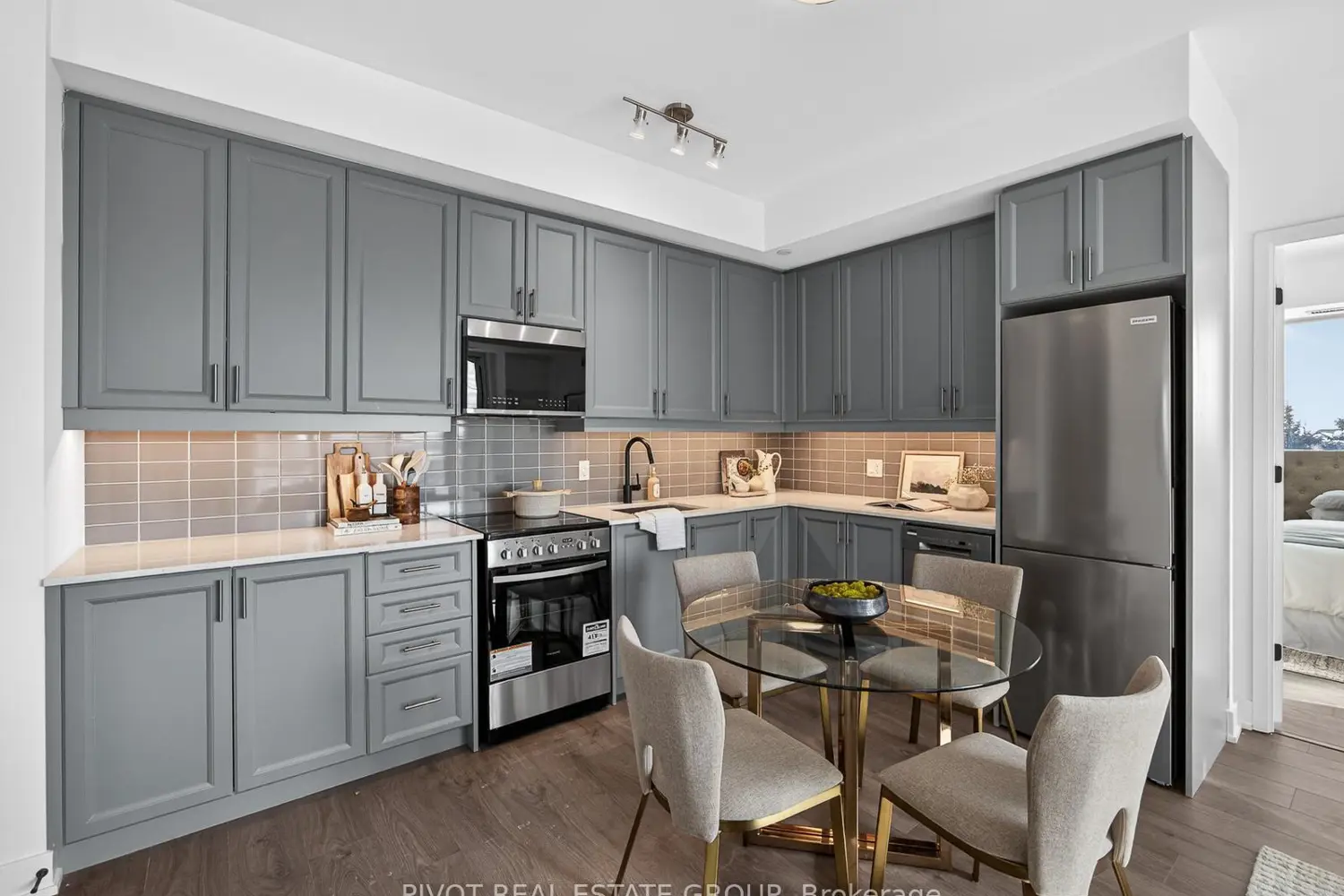 Additional image 3 of 2333 Khalsa Gate 210