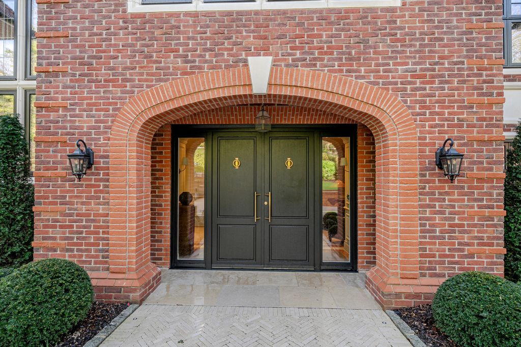 Additional image 12 of 2 bed flat for saleCastle Hill, Farnham GU9