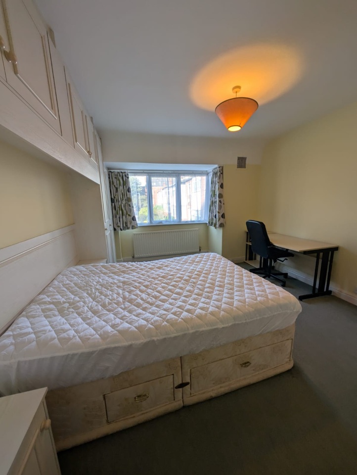 Additional image 4 of 4 Bed Semi-Detached House, Kelso Gardens, LS2, N1 7GU