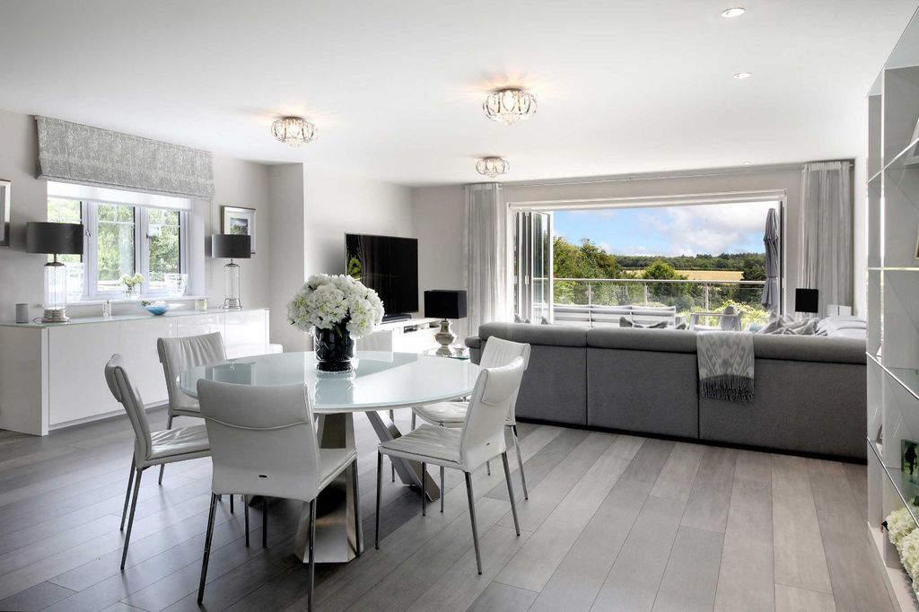 Additional image 11 of 4 bed flat for salePenn Road, Beaconsfield, Buckinghamshire HP9