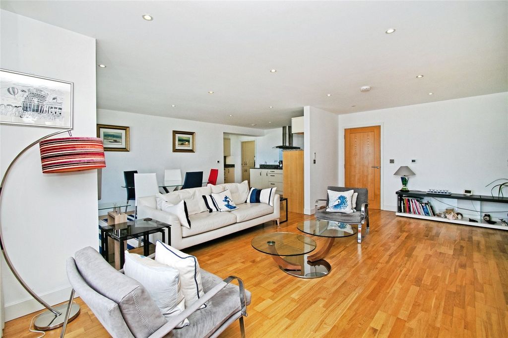 Additional image 26 of 3 bed flat for salePentire Avenue, Pentire, Newquay, Cornwall TR7