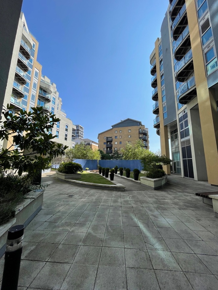 Additional image 2 of 1 Bed Flat, Bridges Court Road, SW11, N1 7GU