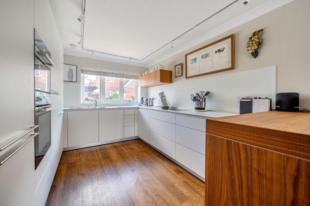 Additional image 4 of 3 bed maisonette for salePark Lane, Salisbury SP1