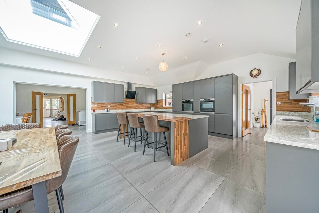 Additional image 3 of 8 bed detached house for saleGreen End Road, Kempston, Bedford MK43