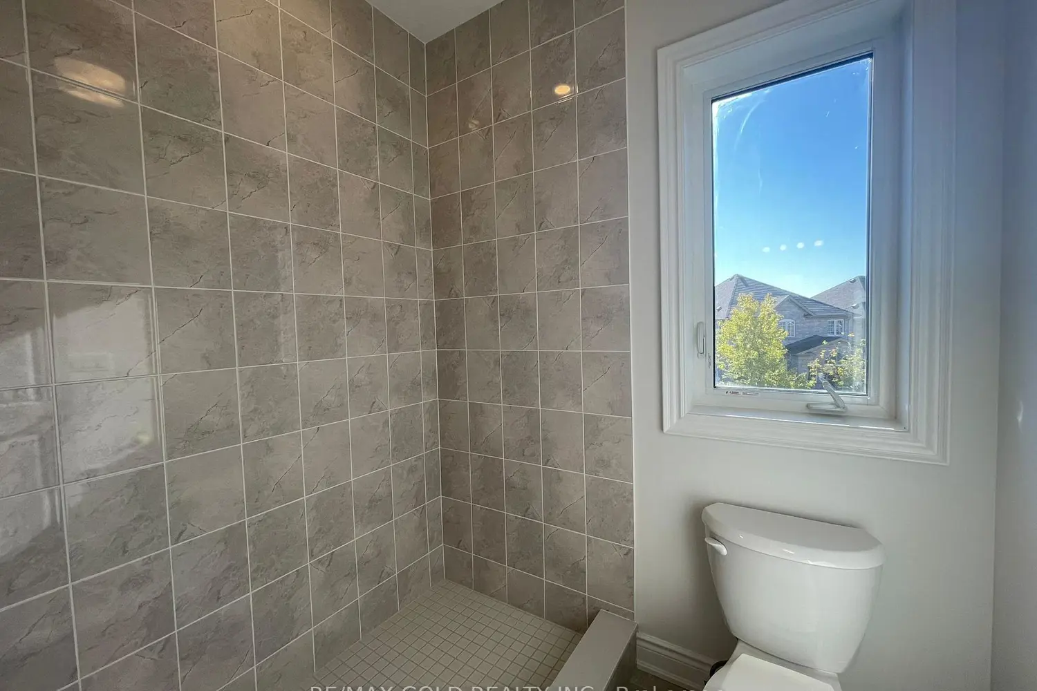 Additional image 12 of 31 Dolomite Drive