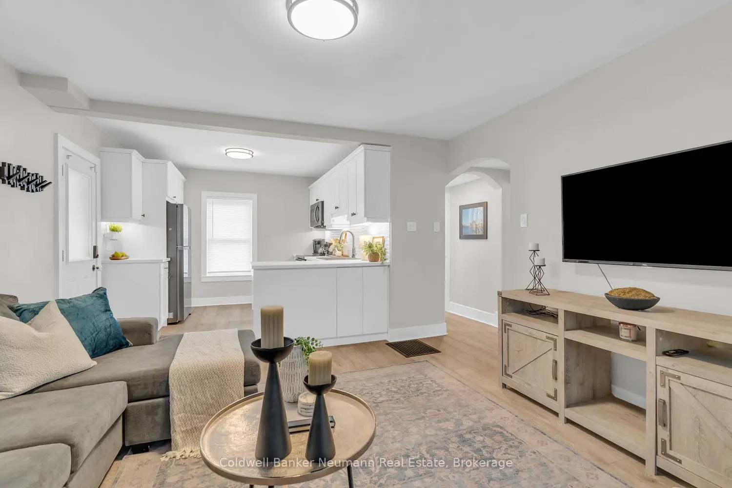 194 Dundas Street photo 3