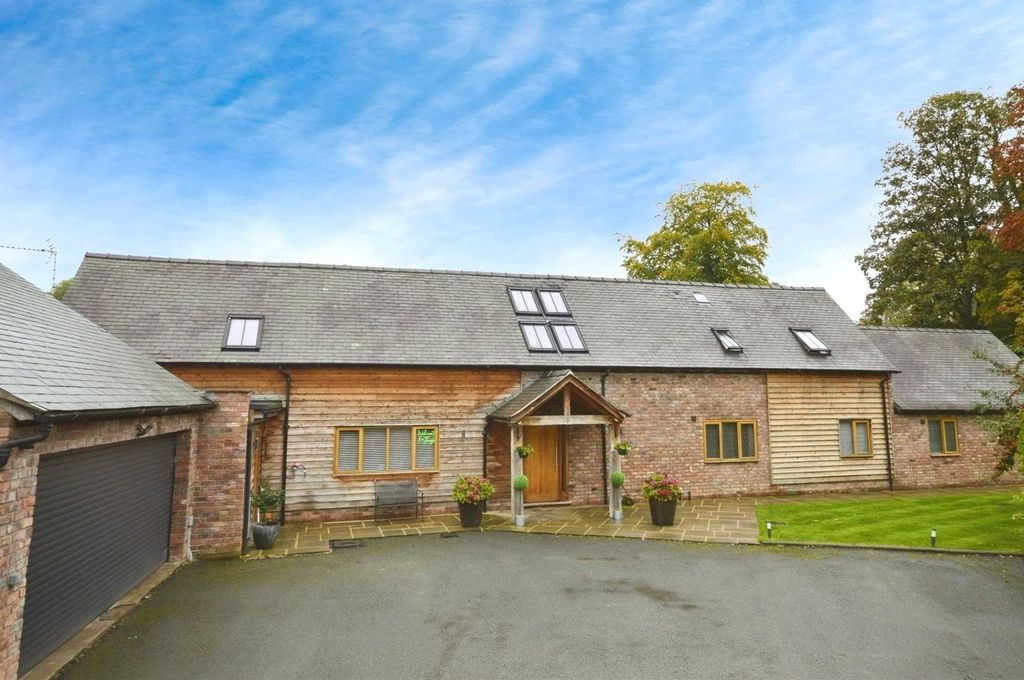 5 bed detached house for saleGledrid, Chirk, Wrexham, Wrecsam LL14