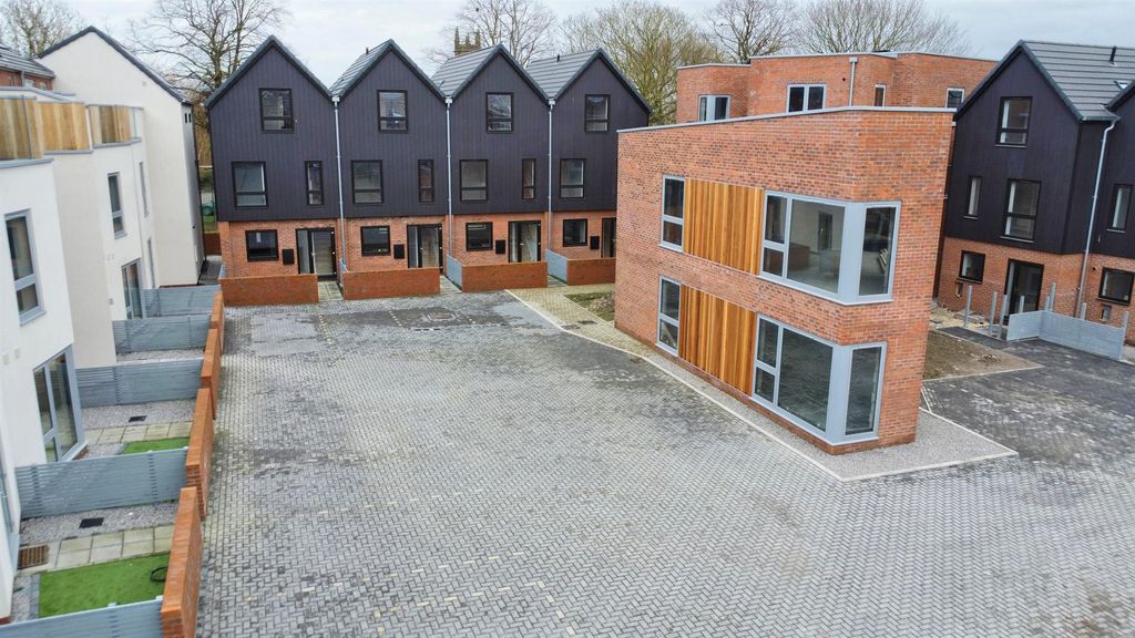 Additional image 12 of 2 bed flat for saleSt. Nicholas Road, Beverley HU17