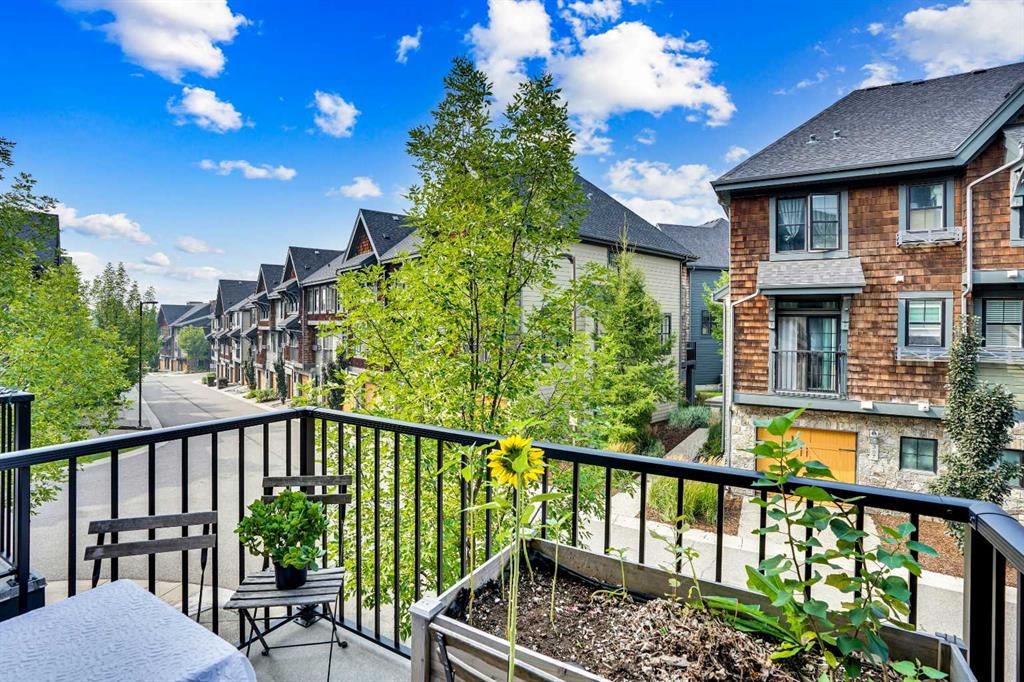Additional image 2 of 306 Ascot Circle SW, Calgary, AB, T3H0X2