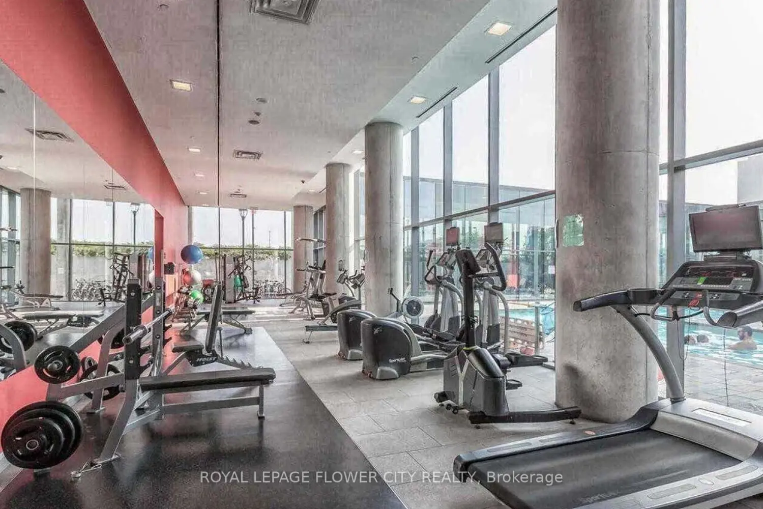 Additional image 19 of 105 The Queensway Avenue 415