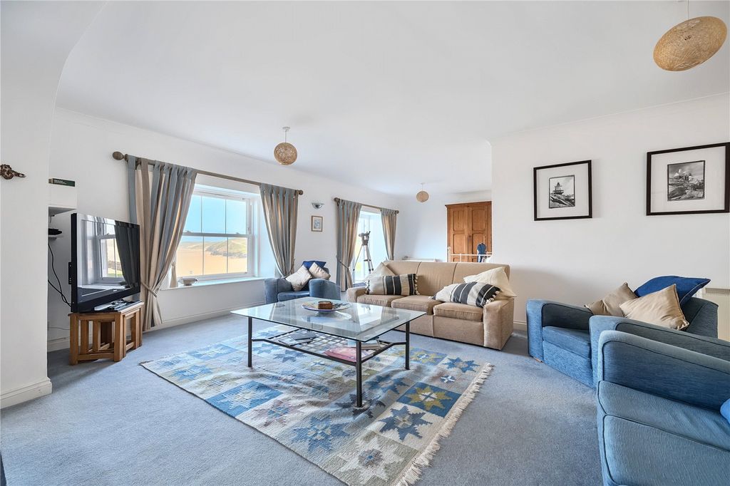 4 bed flat for saleCliff Road, Perranporth, Cornwall TR6 photo 4