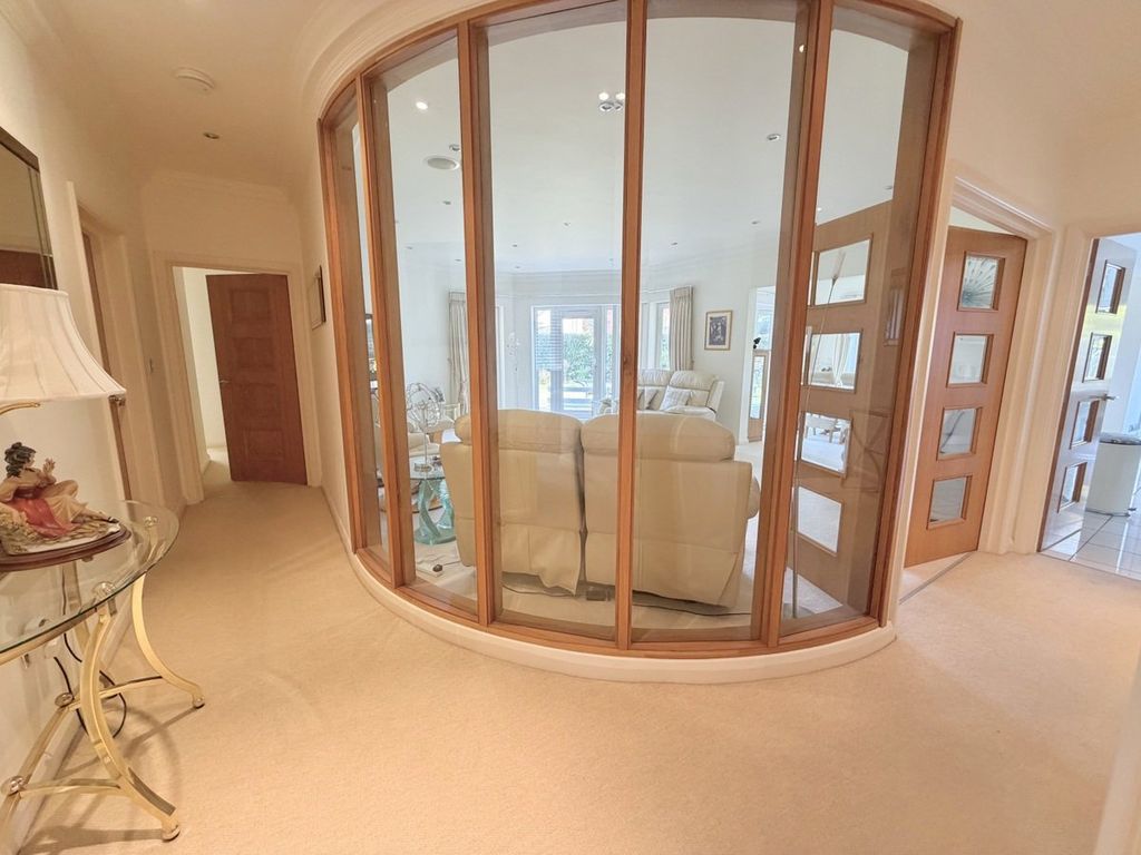 Additional image 23 of 3 bed flat for saleNairn Road, Canford Cliffs, Poole BH13