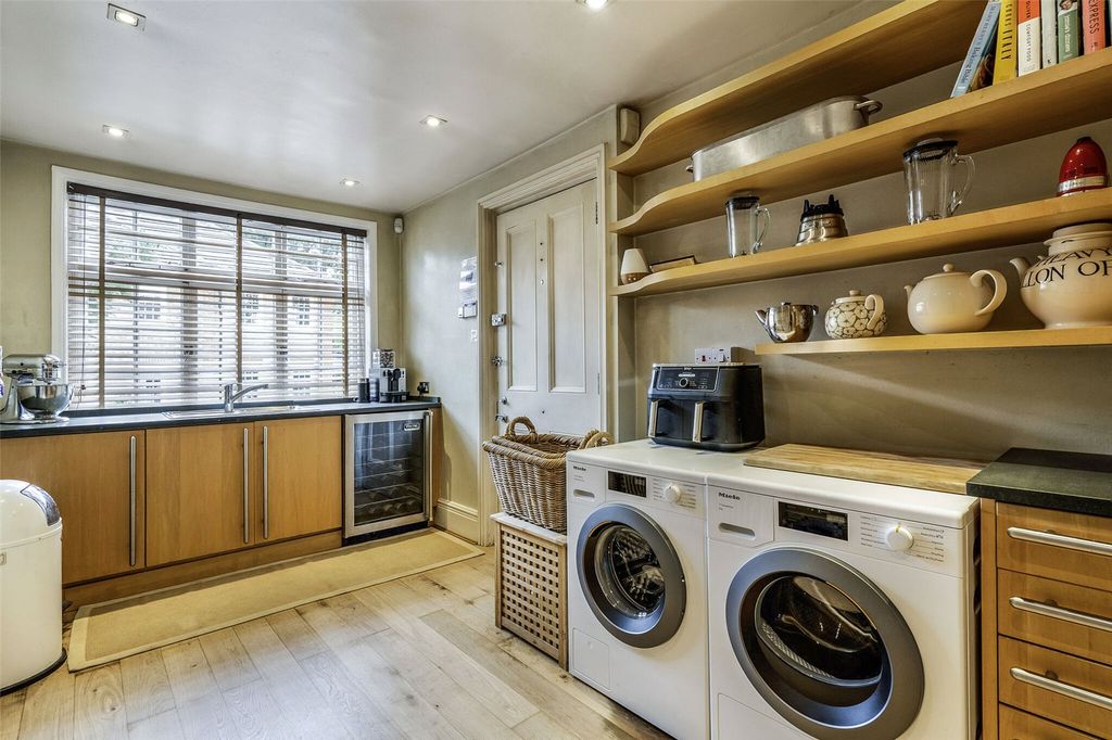Additional image 12 of 6 bed detached house for saleFishery Road, Bray, Berkshire SL6