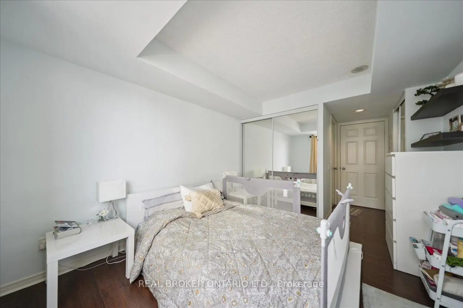 Additional image 5 of 28 Harrison Garden Boulevard 808