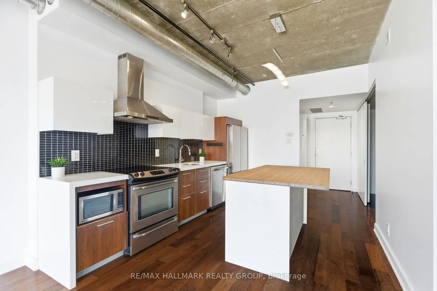 Additional image 6 of 340 Mcleod Street 645