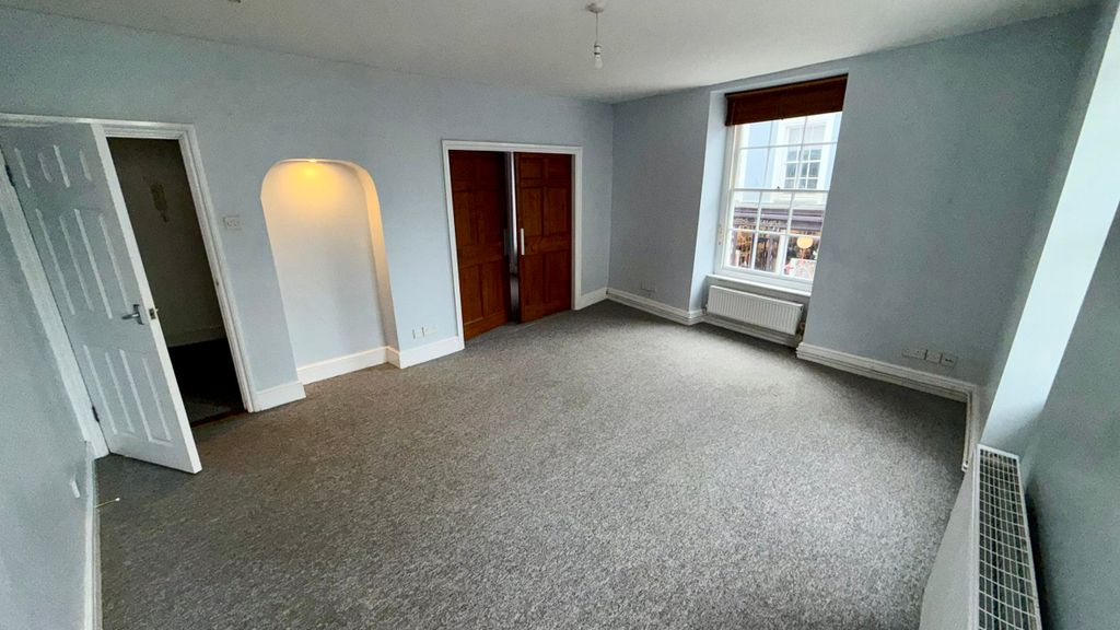 Additional image 2 of 1 bed flat for salePier Street, Aberystwyth SY23