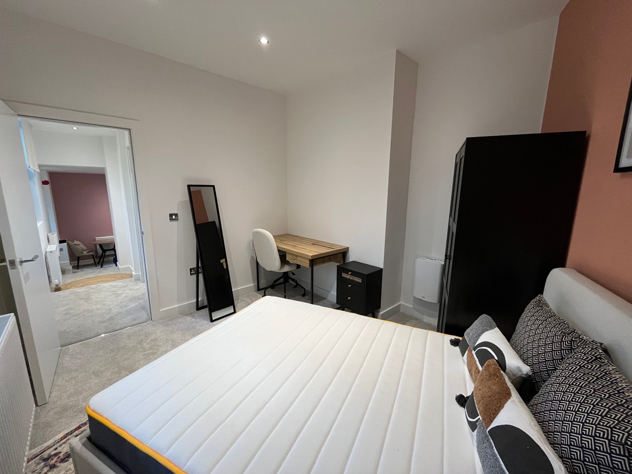 Additional image 4 of 1 Bed Flat, New Briggate, LS2, N1 7GU