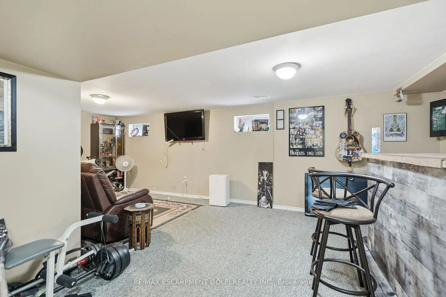 Additional image 16 of 17 Strawberry Lane