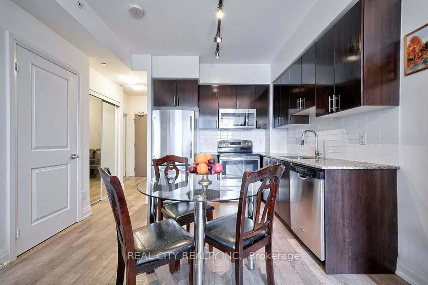 Additional image 5 of 7167 Yonge Street 407