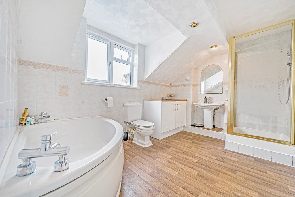 Additional image 20 of 8 bed detached house for saleGreen End Road, Kempston, Bedford MK43