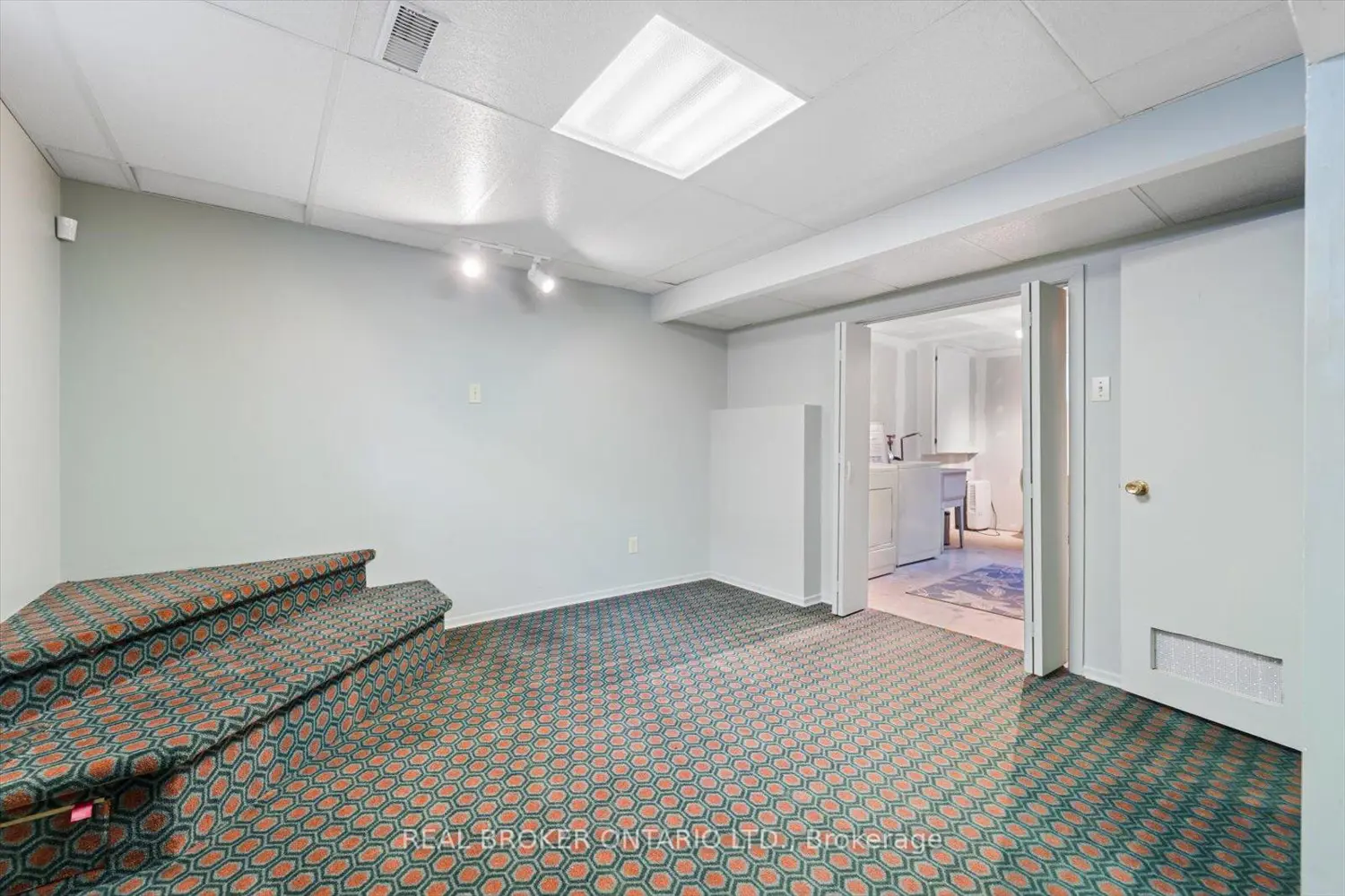 Additional image 19 of 1449 Champlain Drive