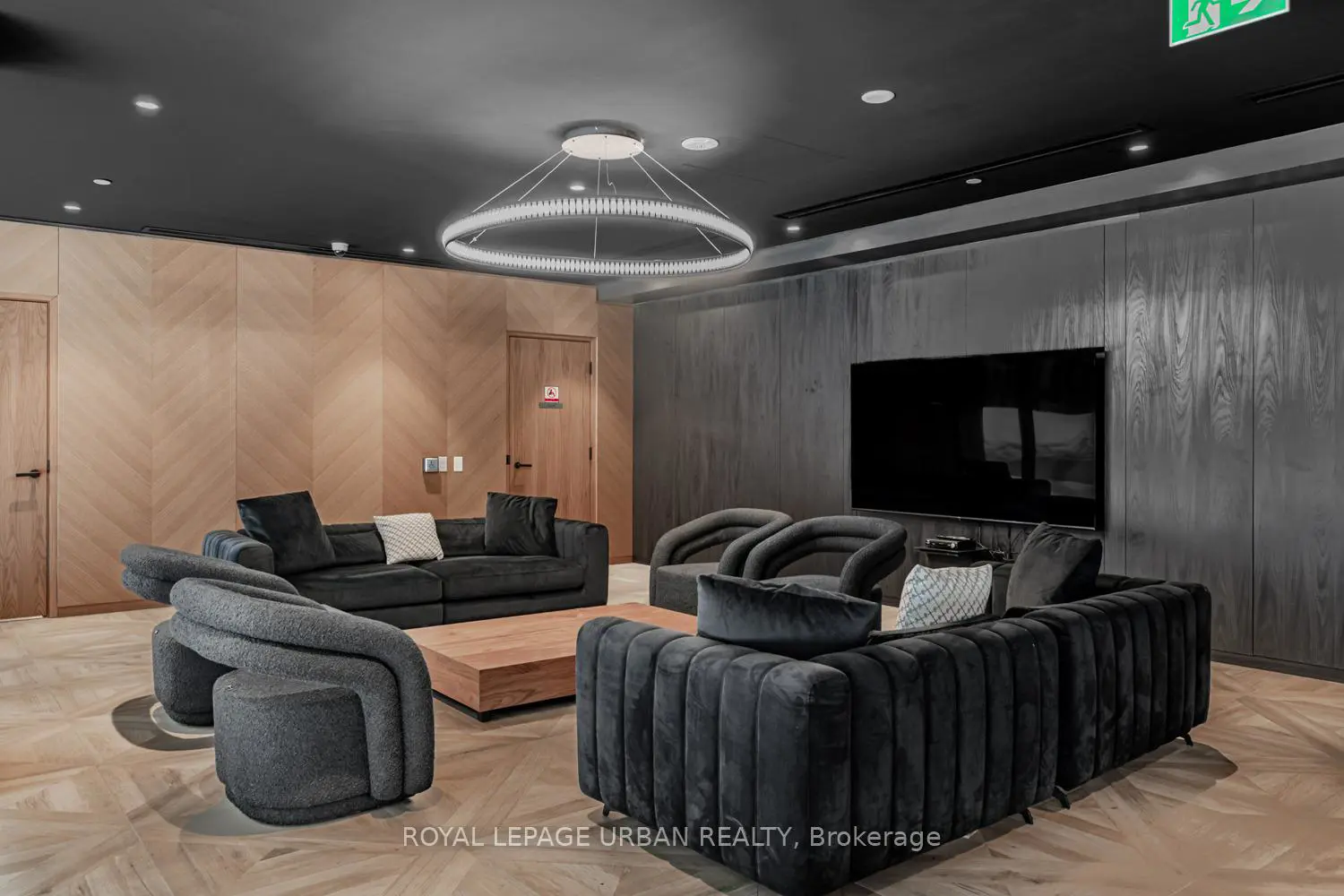 Additional image 19 of 195 Mccaul Street 521