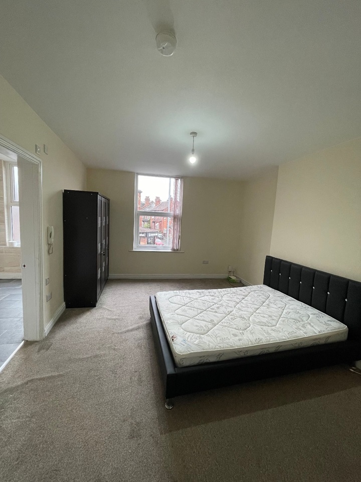 Additional image 2 of 1 Bed Flat, Roundhay Road, LS8, N1 7GU
