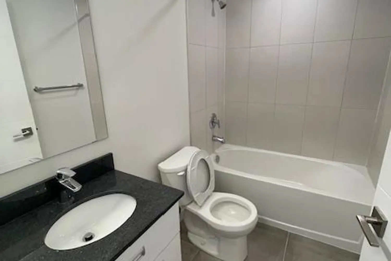 Additional image 13 of 652 Princess Street 1014