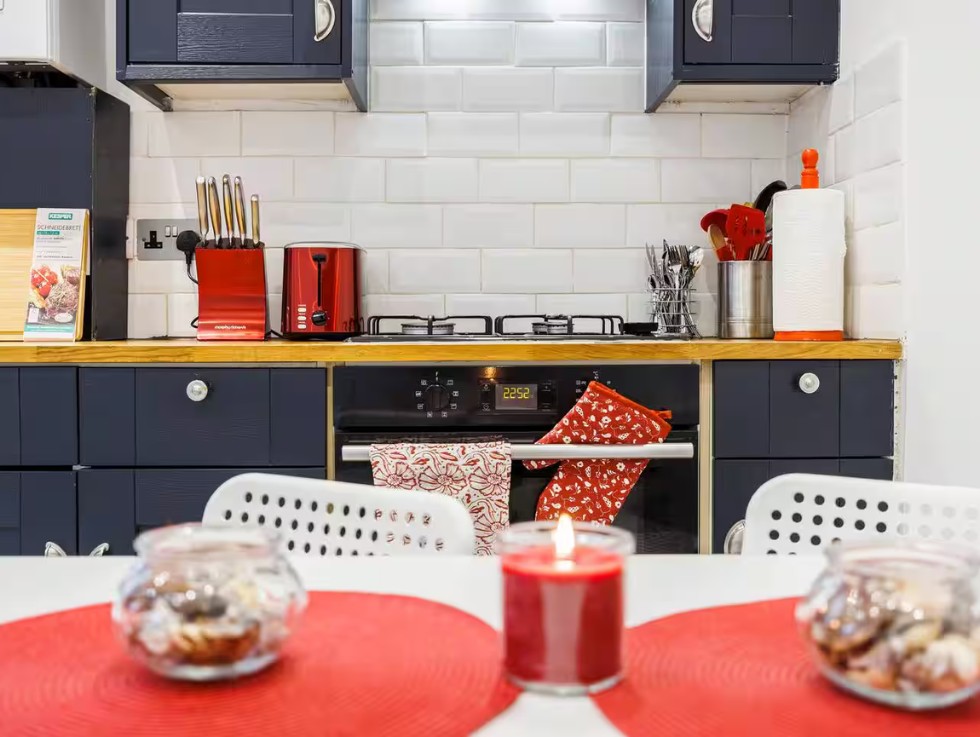 Additional image 3 of 1 Bed Flat, North End Road, W14, N1 7GU