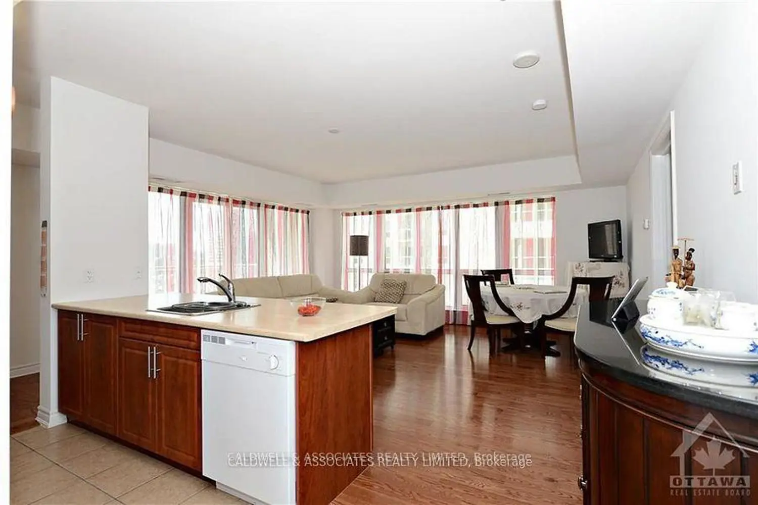 Additional image 7 of 234 Rideau Street 1012