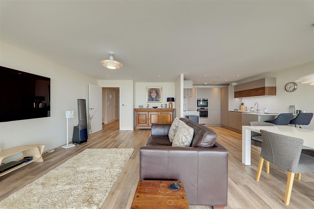 Additional image 7 of 3 bed flat for saleCalista, West Parade, Worthing BN11