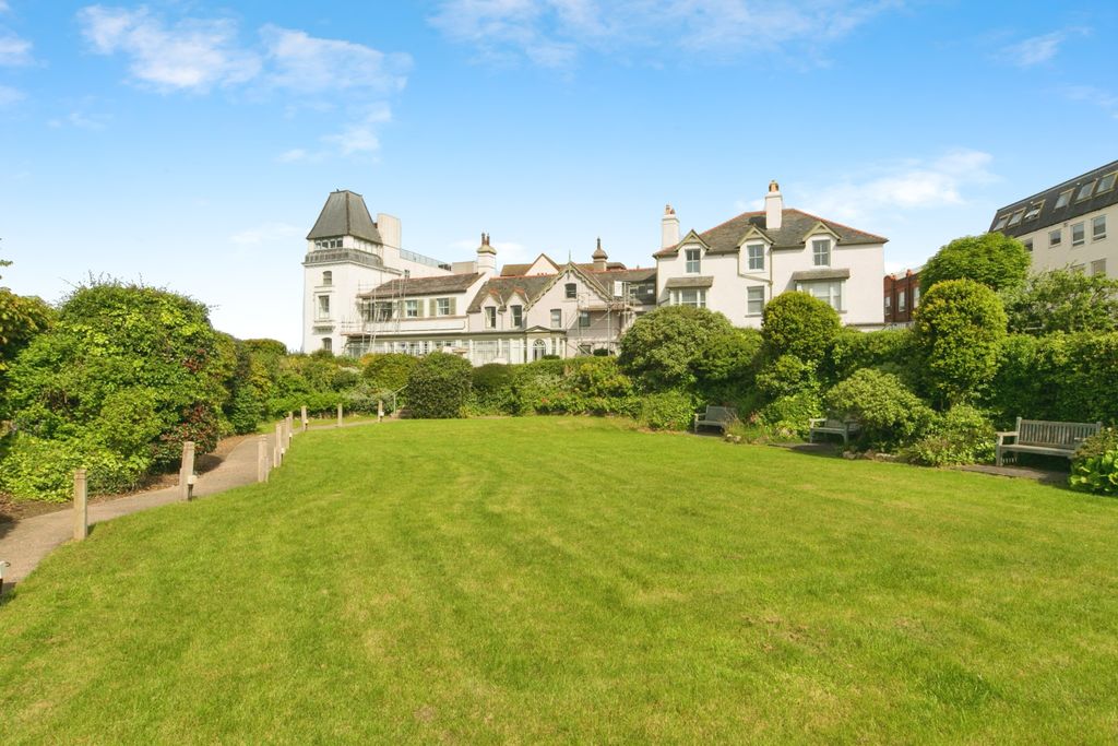 2 bed flat for saleDeganwy Castle Apartments, Station Road, Deganwy, Conwy LL31