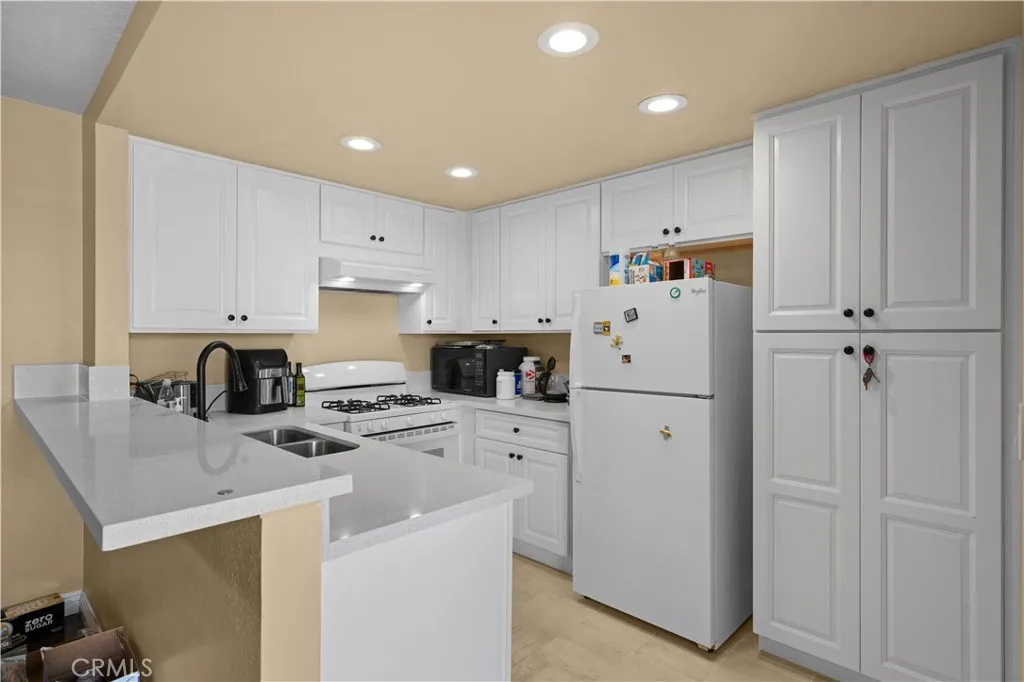 Additional image 26 of 34 Oxford Unit 36, Irvine, CA 92612