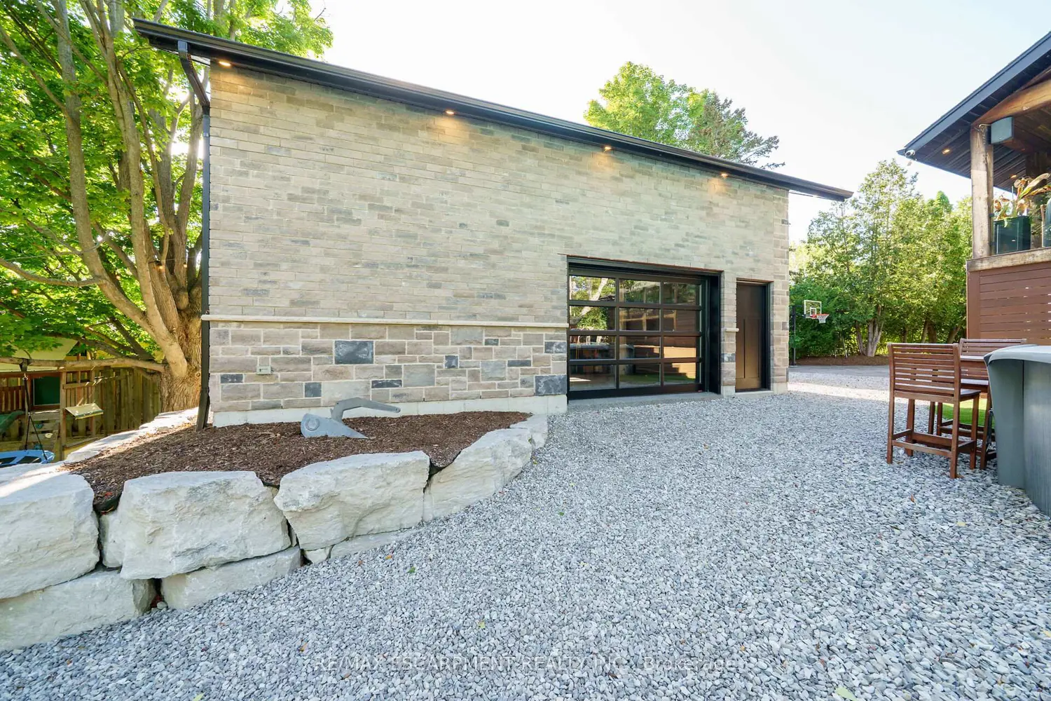 Additional image 2 of 1417 Highway 54