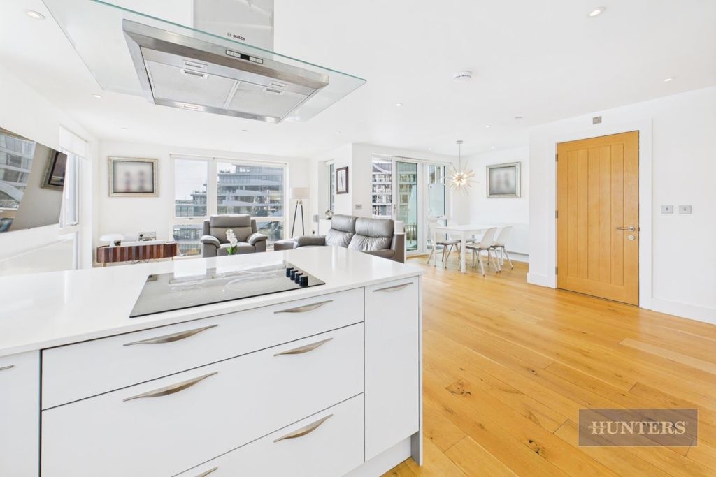 Additional image 5 of 2 bed flat for saleAlexandra Wharf, Ocean Village SO14