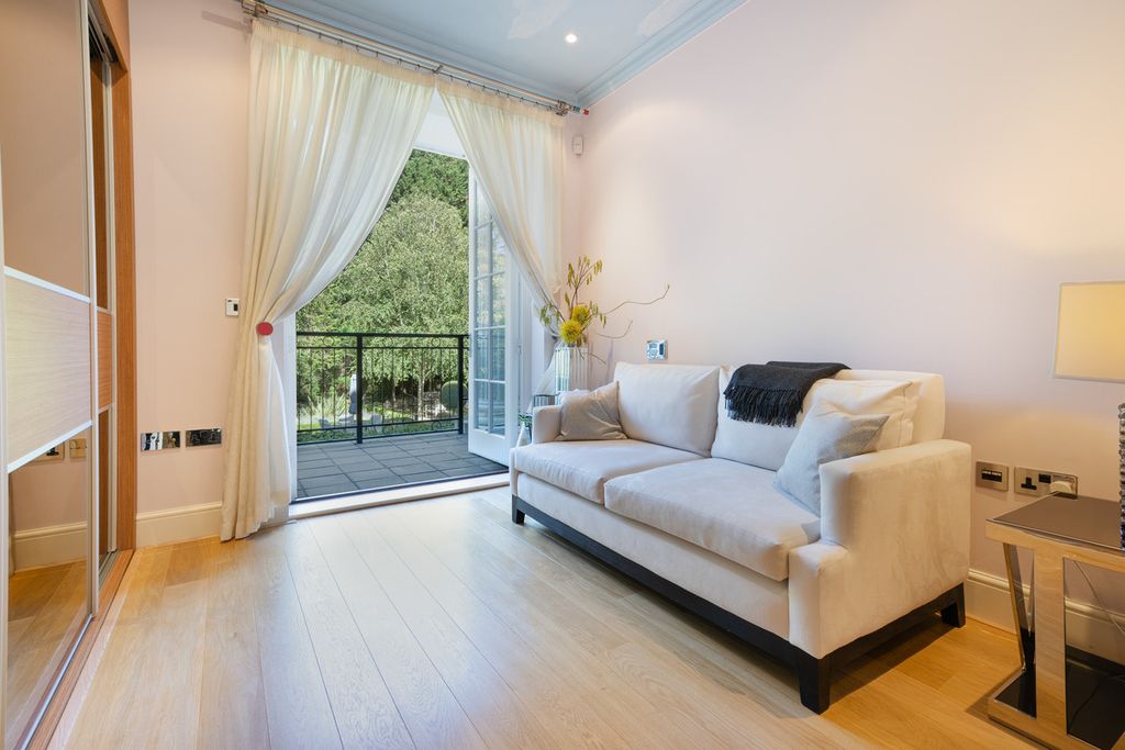 Additional image 6 of 3 bed flat for saleEsher Park Avenue, Esher KT10