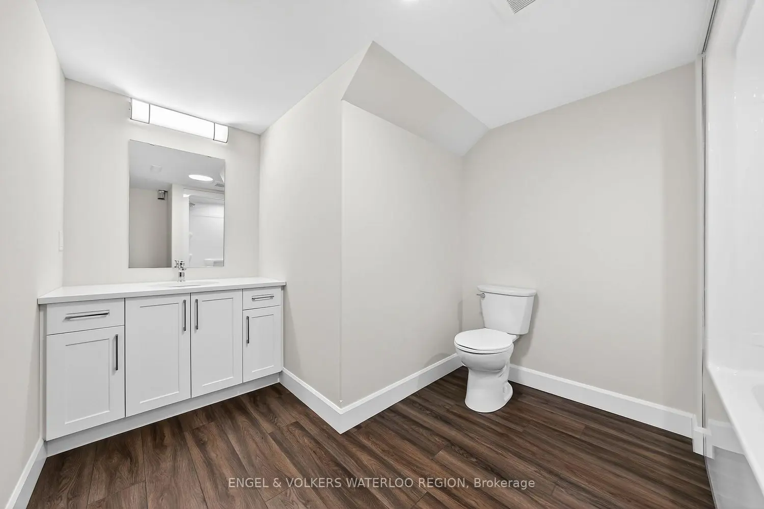 Additional image 12 of 3202 Vivian Line 50