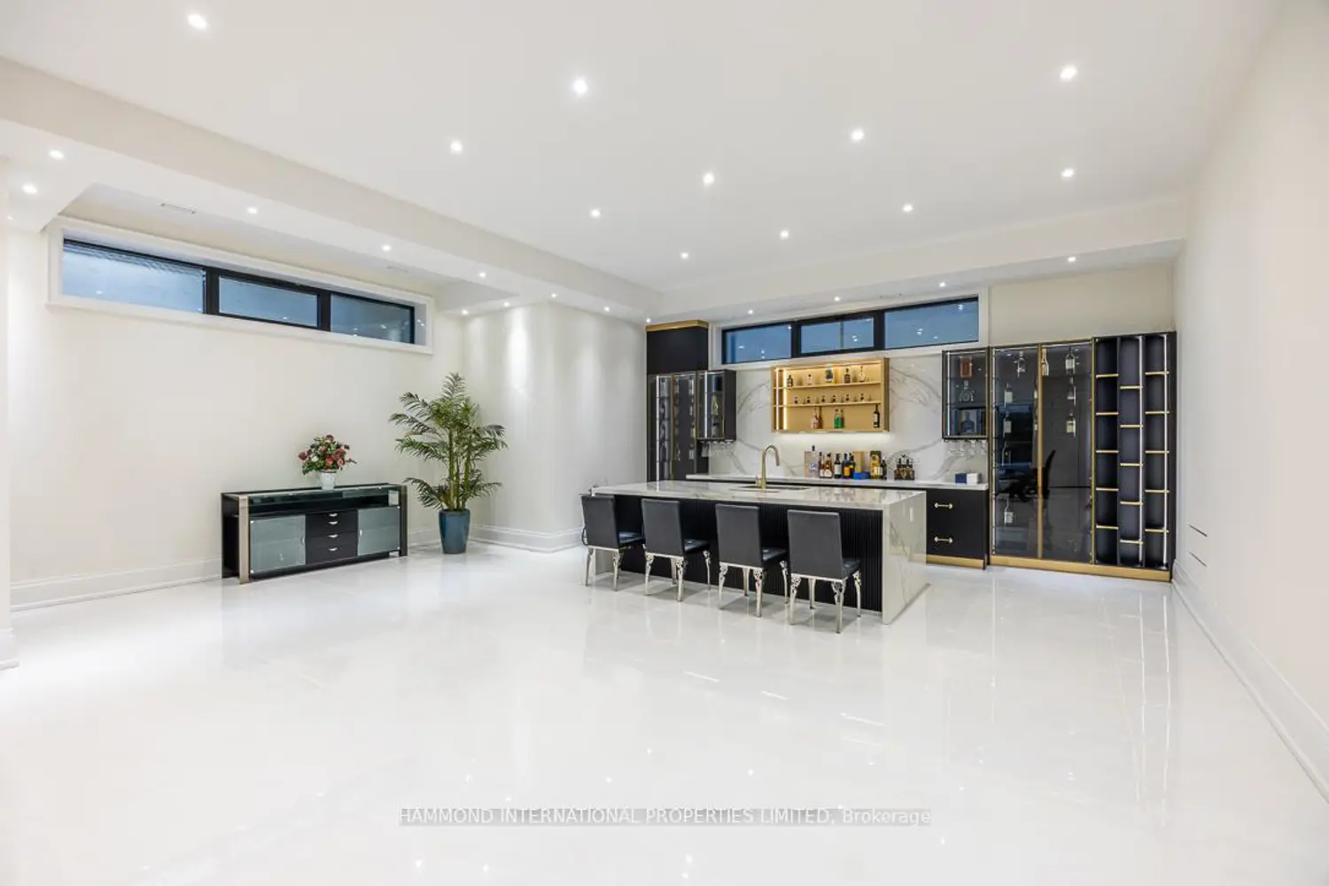 26 Valloncliffe Road photo 3