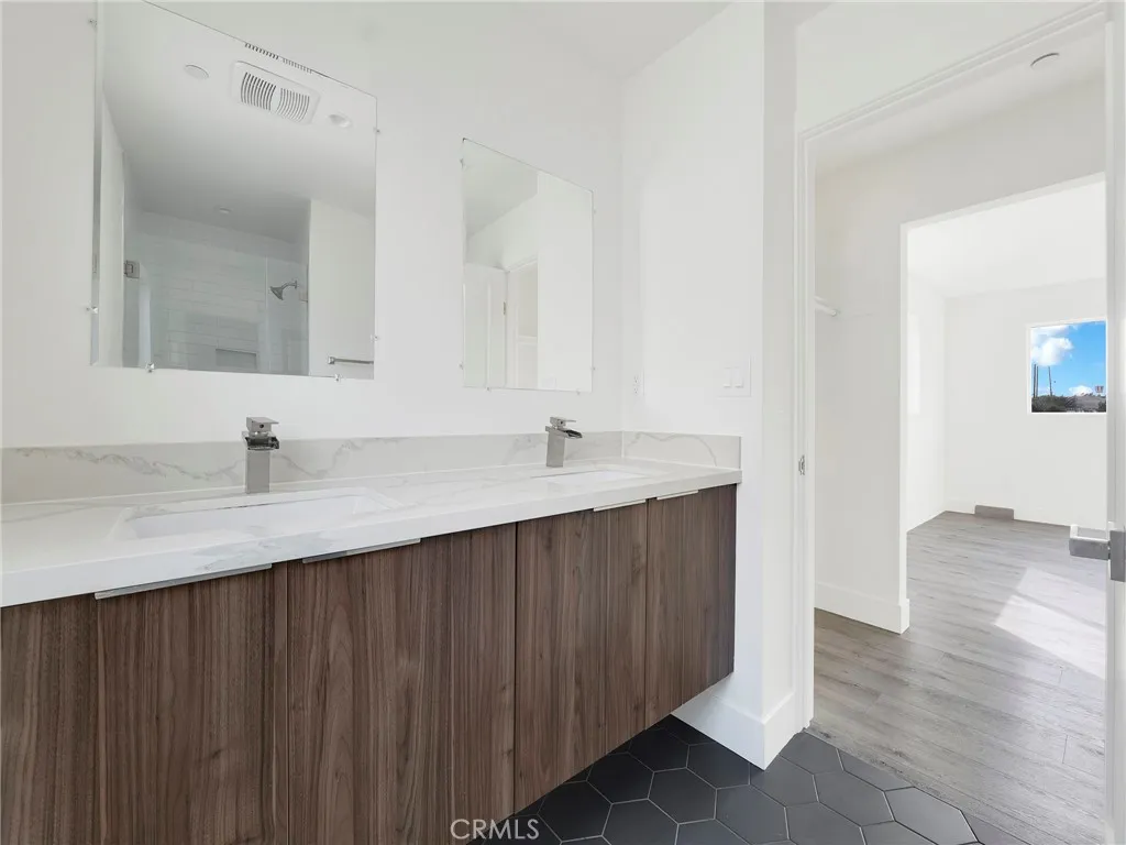 Additional image 29 of 150 S Madison Ave, Los Angeles, CA 90004